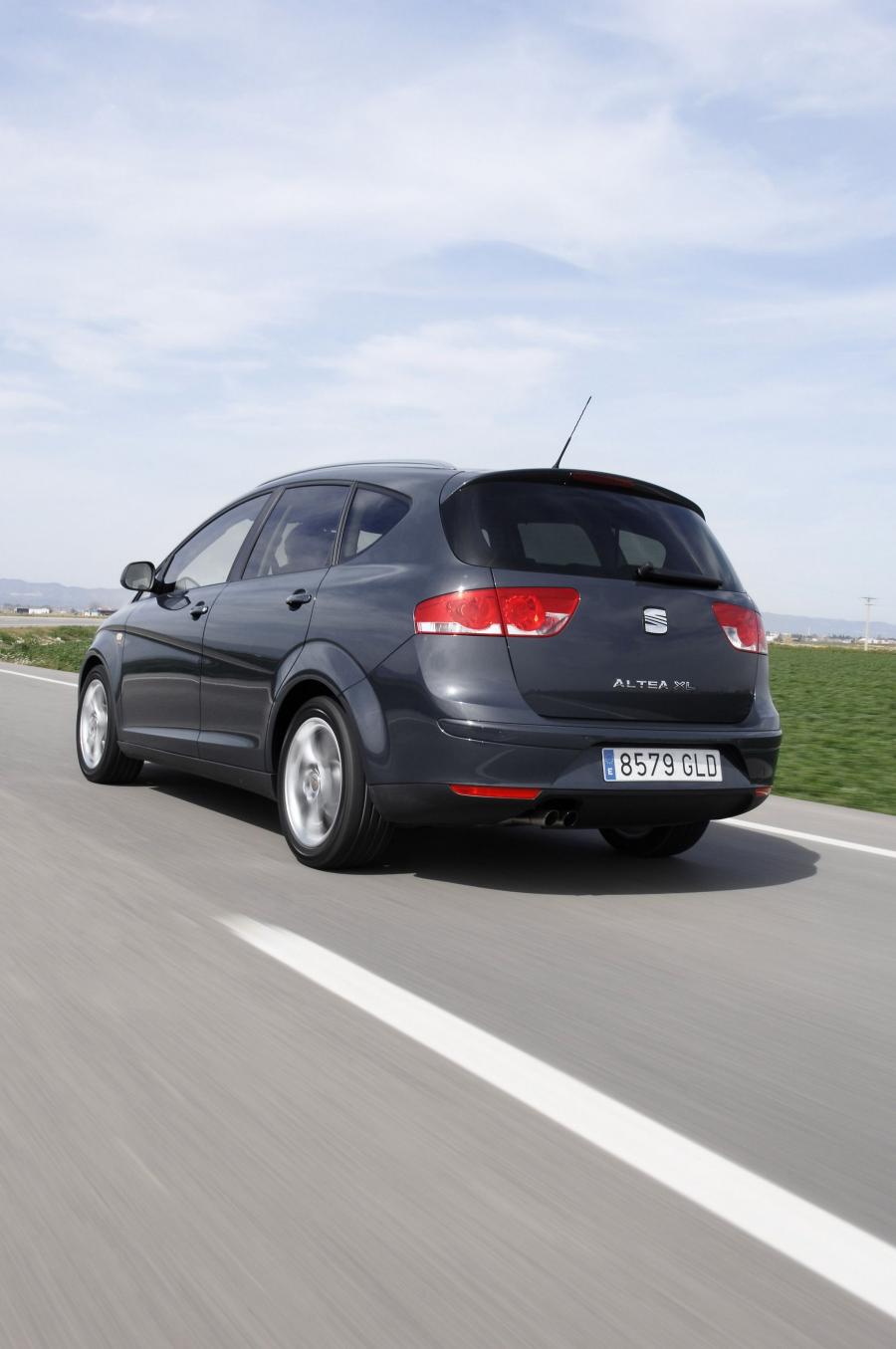  Seat Altea XL 2010 года  (фото 9 из 34)